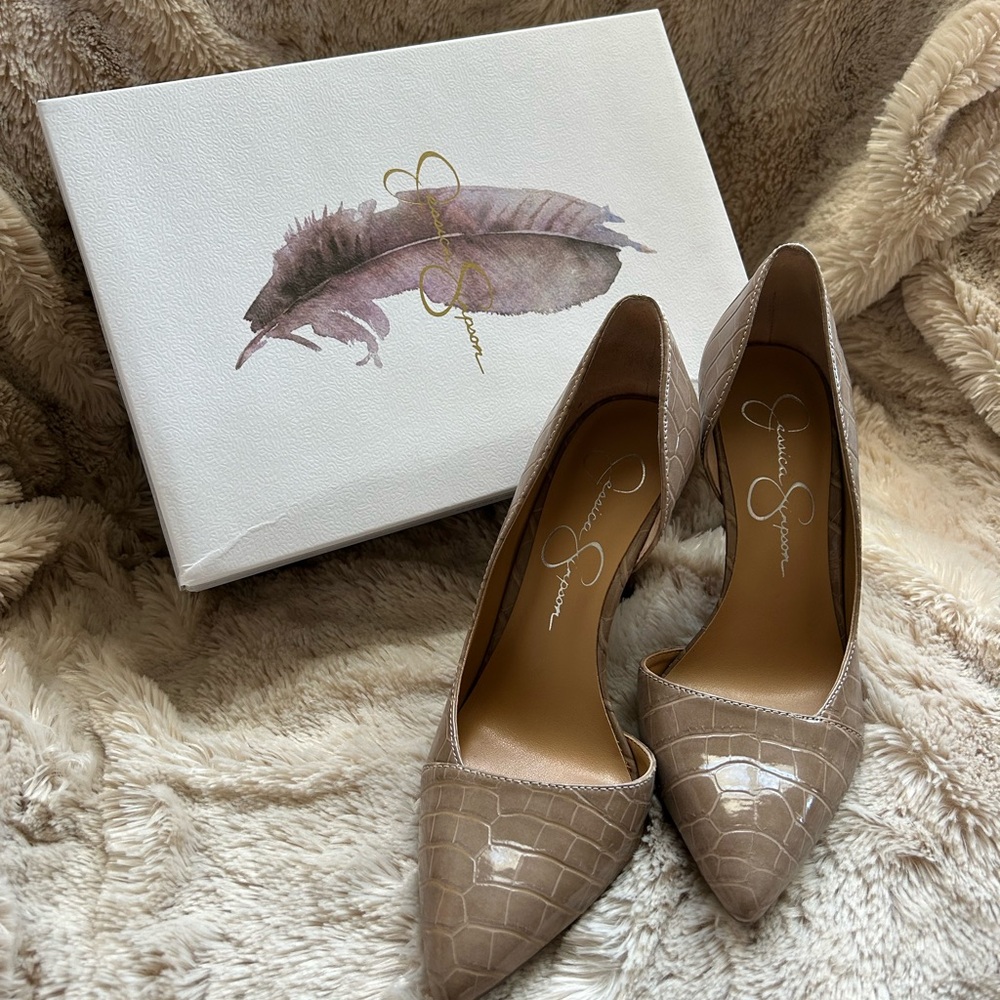 Jessica Simpson Women's Tan Pumps